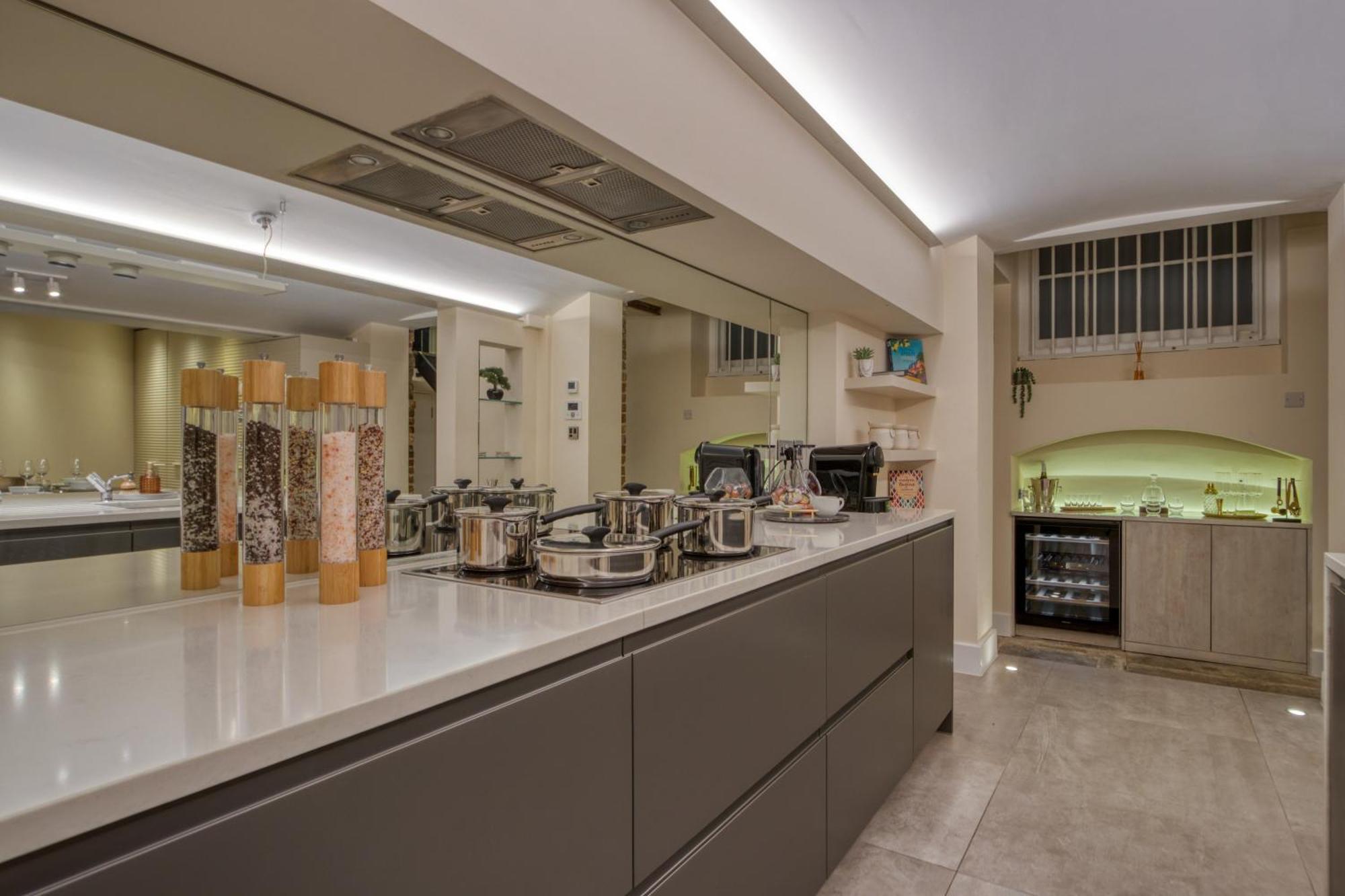 Villa Historic Cubitt 3bd 3ba Gem W Steam Londen